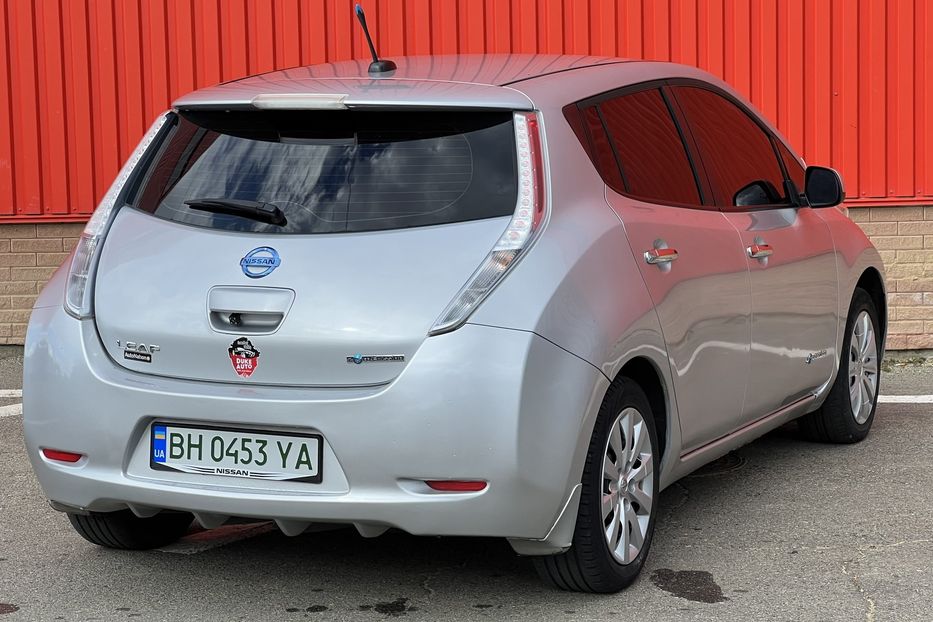 Продам Nissan Leaf Новая батарея 200 км запас 2014 года в Одессе