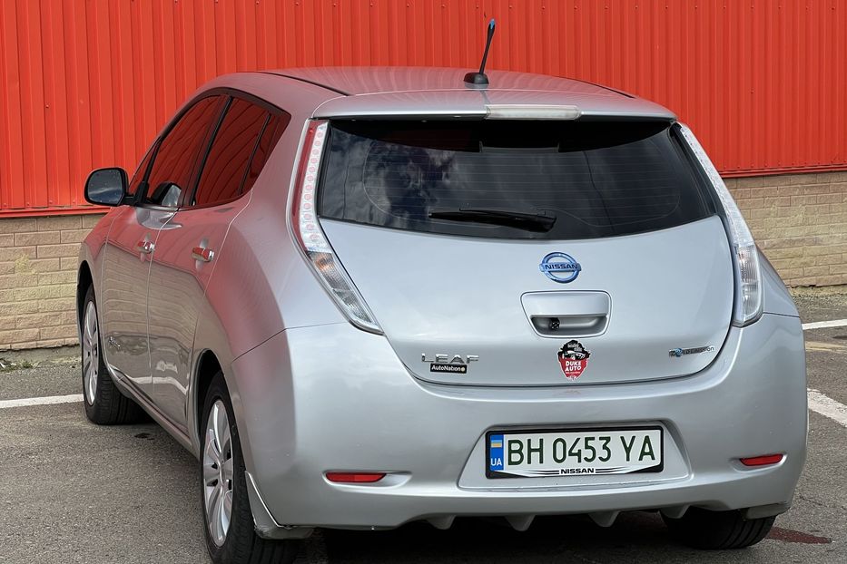 Продам Nissan Leaf Новая батарея 200 км запас 2014 года в Одессе