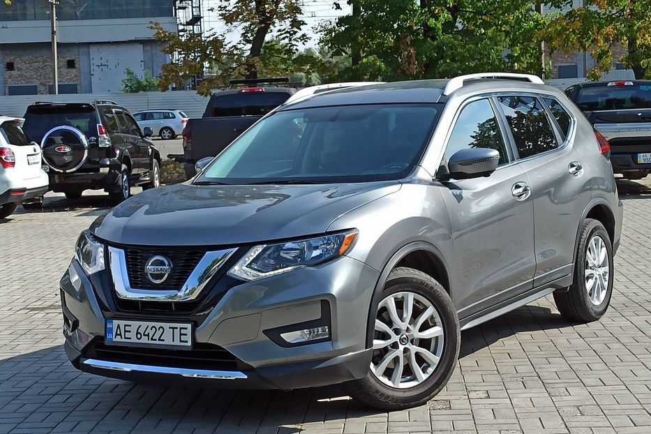 Продам Nissan Rogue SV 2017 года в Днепре