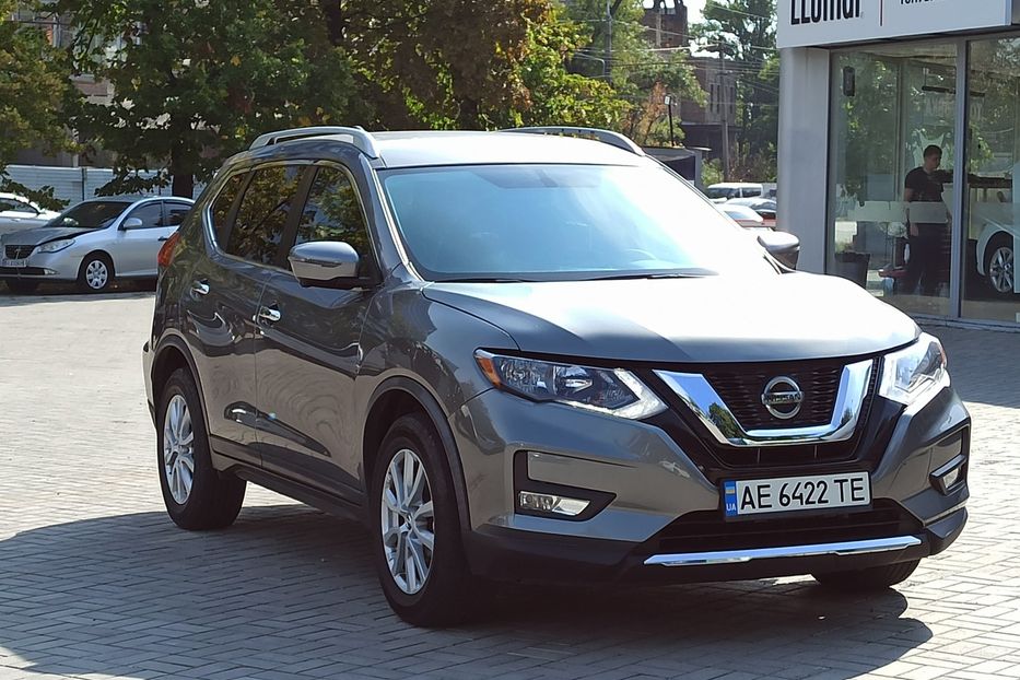 Продам Nissan Rogue SV 2017 года в Днепре