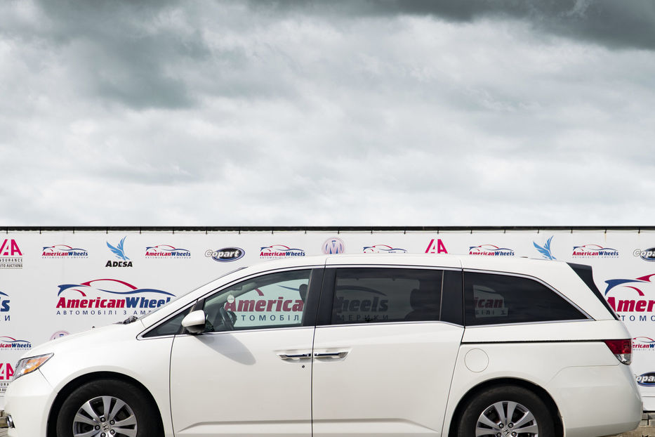 Продам Honda Odyssey  EX-L 2015 года в Черновцах