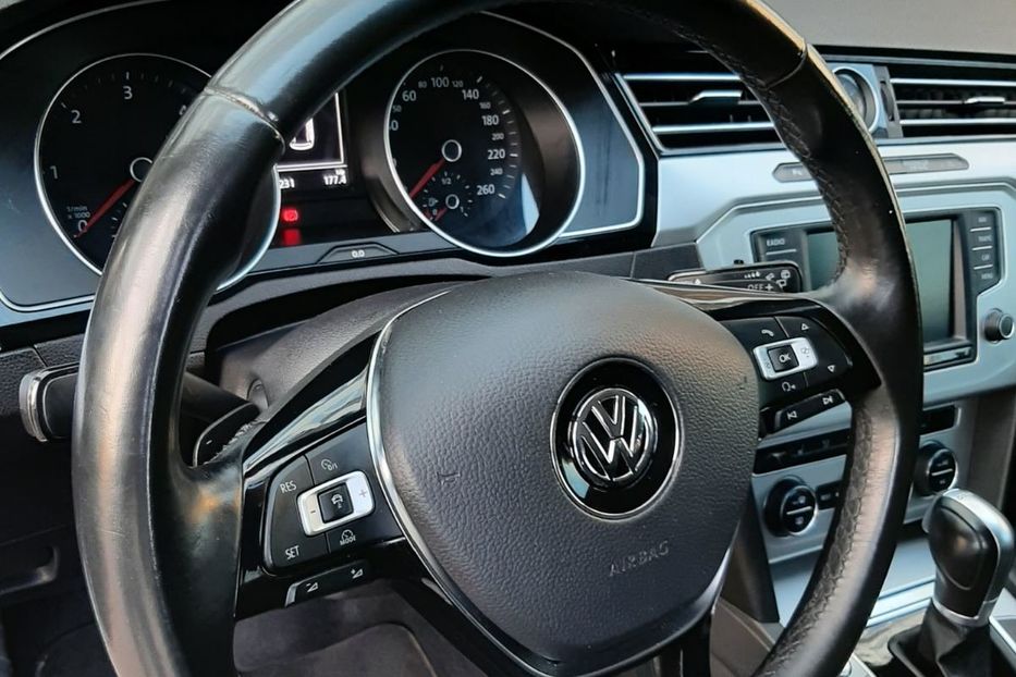 Продам Volkswagen Passat B8 АВТО НЕ МАЛЬОВАНЕ В УКРАЇНІ  2016 года в Львове