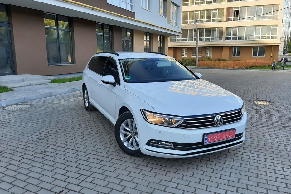 Продам Volkswagen Passat B8 АВТО НЕ МАЛЬОВАНЕ В УКРАЇНІ  2016 года в Львове