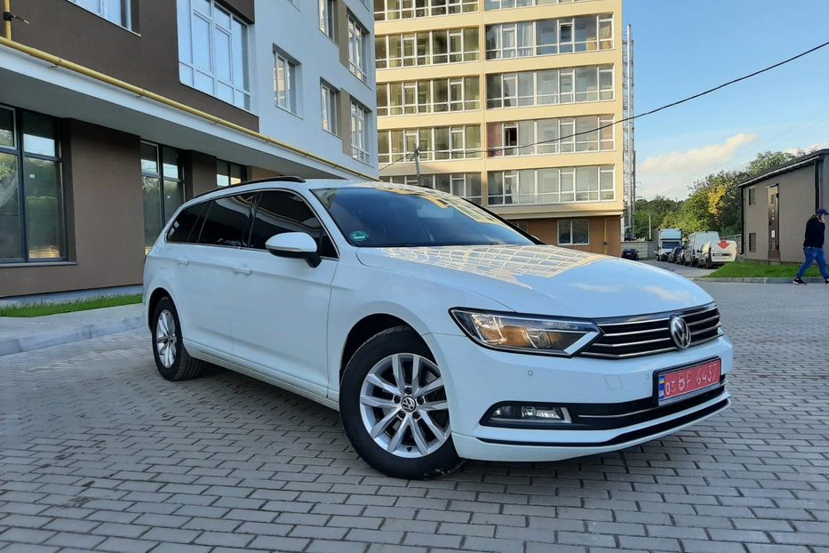 Продам Volkswagen Passat B8 АВТО НЕ МАЛЬОВАНЕ В УКРАЇНІ  2016 года в Львове