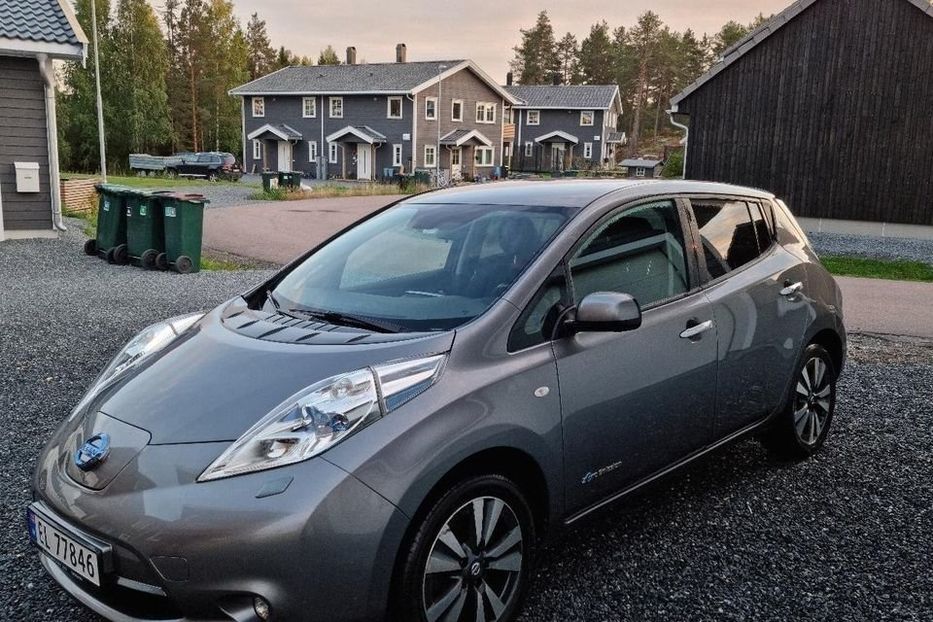 Продам Nissan Leaf BOSE 24KW 2015 года в Житомире