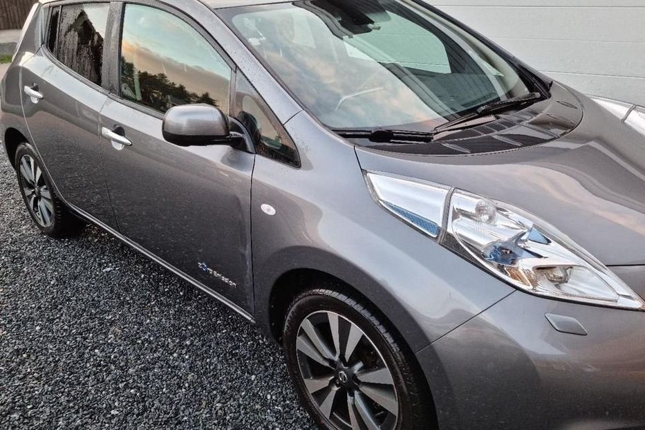 Продам Nissan Leaf BOSE 24KW 2015 года в Житомире