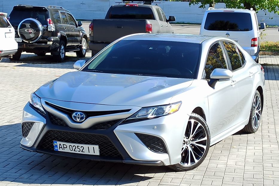 Продам Toyota Camry SE 2018 года в Днепре