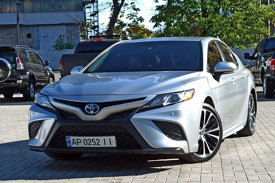 Продам Toyota Camry SE 2018 года в Днепре