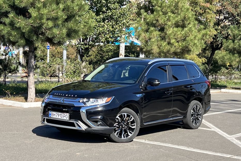 Продам Mitsubishi Outlander Plugin hybrid GT Full Maximal 2019 года в Одессе