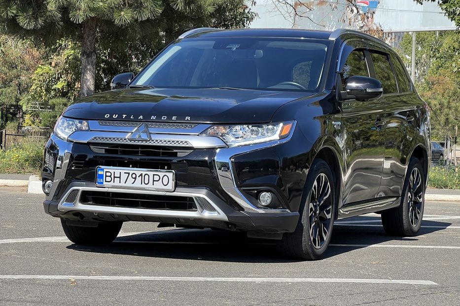 Продам Mitsubishi Outlander Plugin hybrid GT Full Maximal 2019 года в Одессе