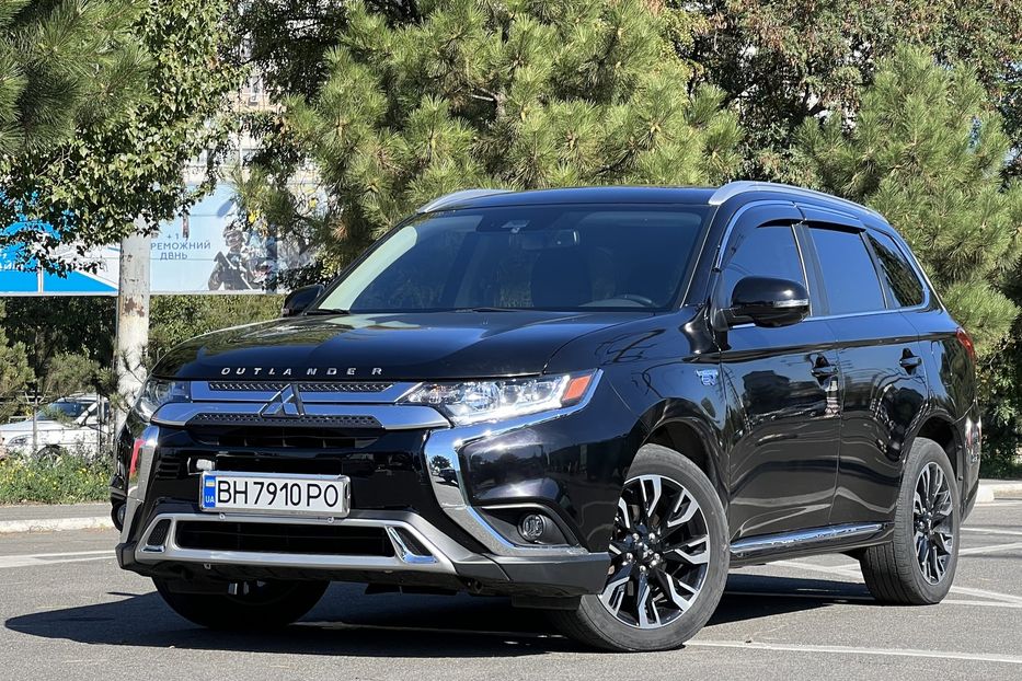 Продам Mitsubishi Outlander Plugin hybrid GT Full Maximal 2019 года в Одессе