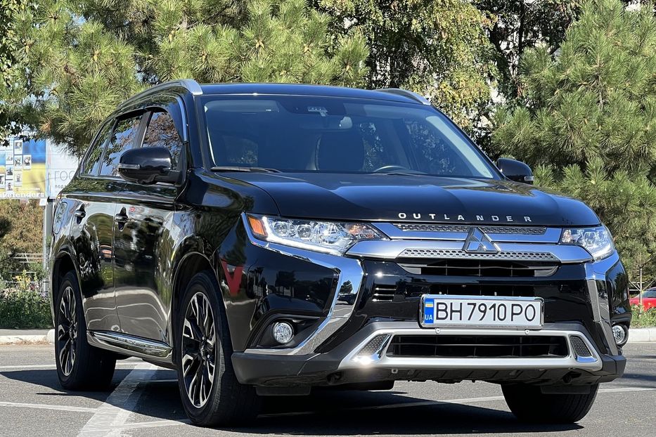 Продам Mitsubishi Outlander Plugin hybrid GT Full Maximal 2019 года в Одессе