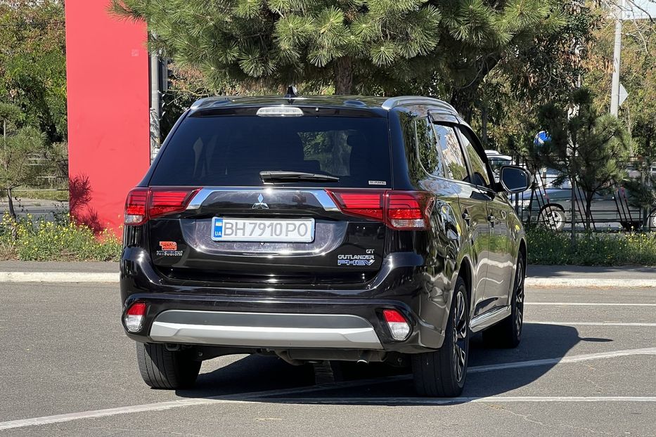 Продам Mitsubishi Outlander Plugin hybrid GT Full Maximal 2019 года в Одессе