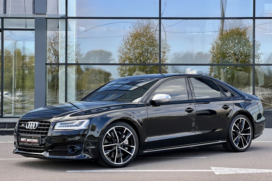 Продам Audi S8 2016 года в Киеве