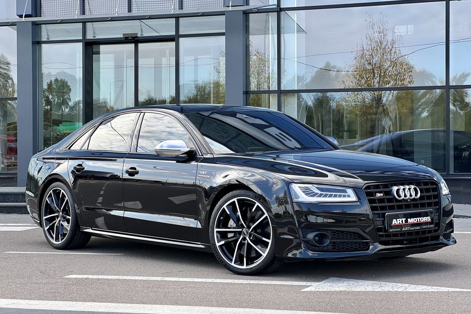 Продам Audi S8 2016 года в Киеве