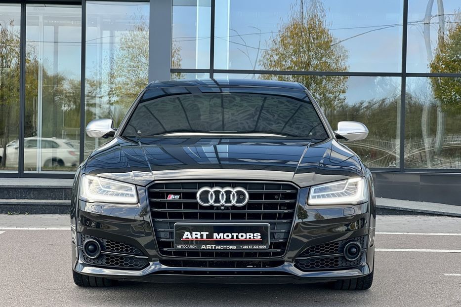 Продам Audi S8 2016 года в Киеве