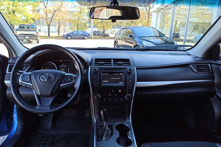 Продам Toyota Camry SE 2017 года в Днепре