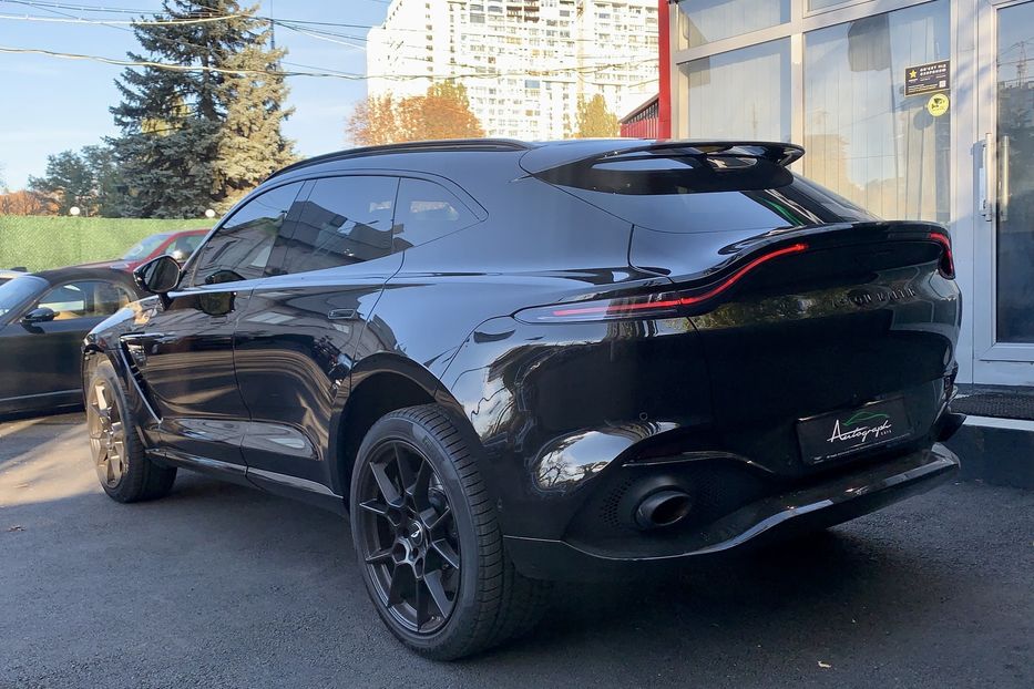 Продам Aston Martin V8 DBX 2021 года в Киеве