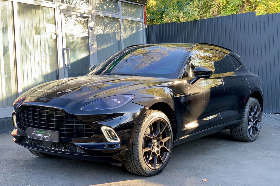 Продам Aston Martin V8 DBX 2021 года в Киеве