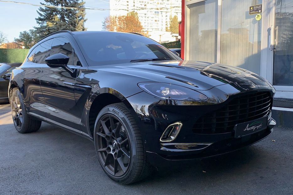 Продам Aston Martin V8 DBX 2021 года в Киеве