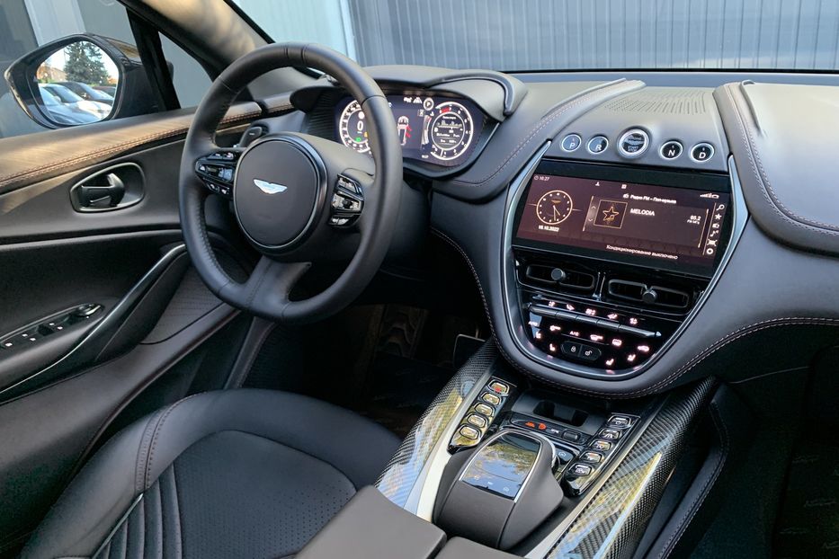 Продам Aston Martin V8 DBX 2021 года в Киеве