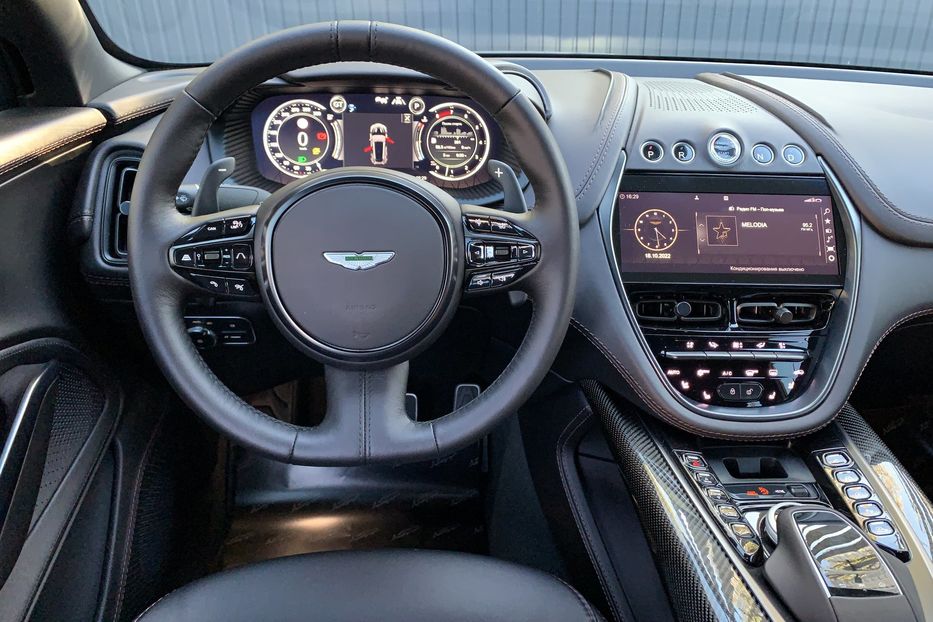 Продам Aston Martin V8 DBX 2021 года в Киеве