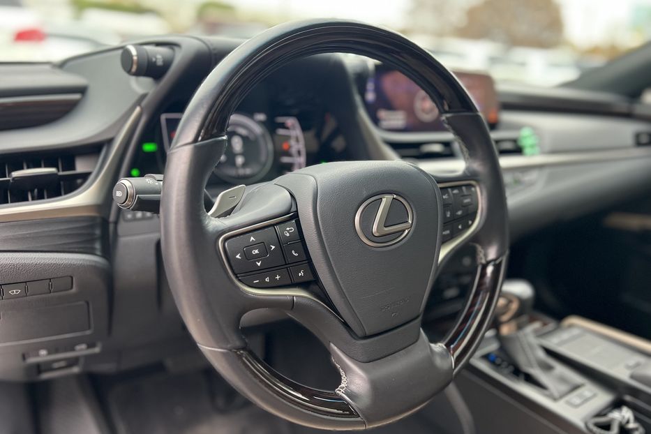 Продам Lexus ES 300 Hybride full 2020 года в Одессе