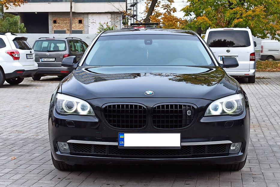 Продам BMW 740 Li Long 2009 года в Днепре