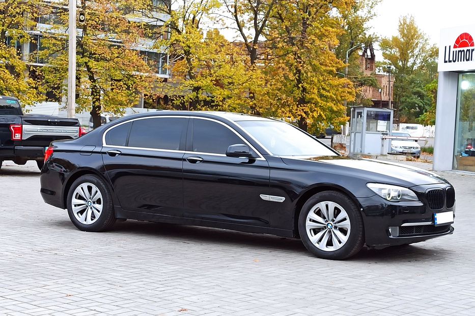 Продам BMW 740 Li Long 2009 года в Днепре