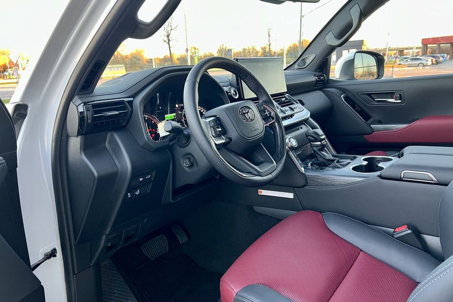 Продам Toyota Land Cruiser 300 PREMIUM 2022 года в Киеве