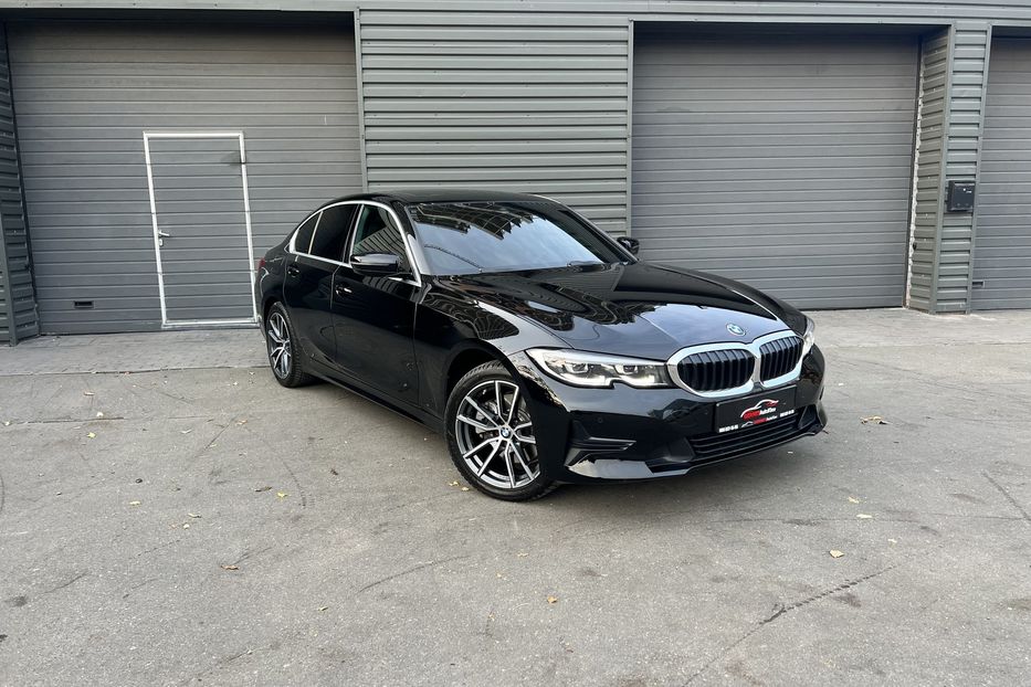 Продам BMW 330 XDrive  2020 года в Киеве