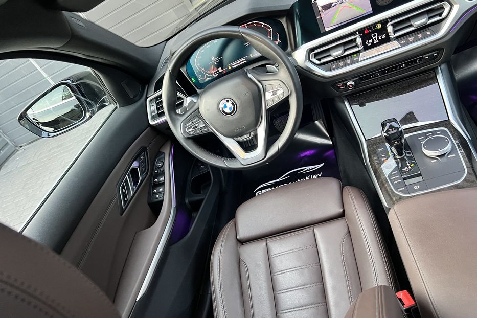 Продам BMW 330 XDrive  2020 года в Киеве