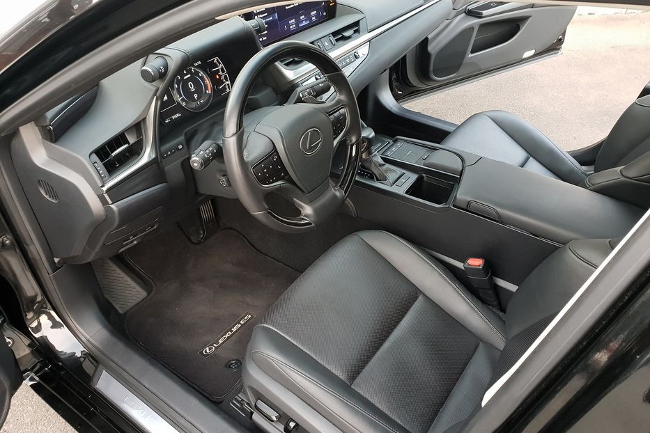 Продам Lexus ES 350 LUXURY 2019 года в Киеве