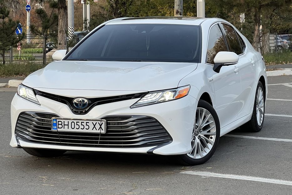 Продам Toyota Camry Hybride  2021 года в Одессе