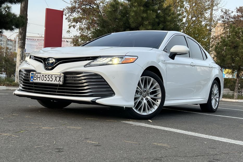 Продам Toyota Camry Hybride  2021 года в Одессе