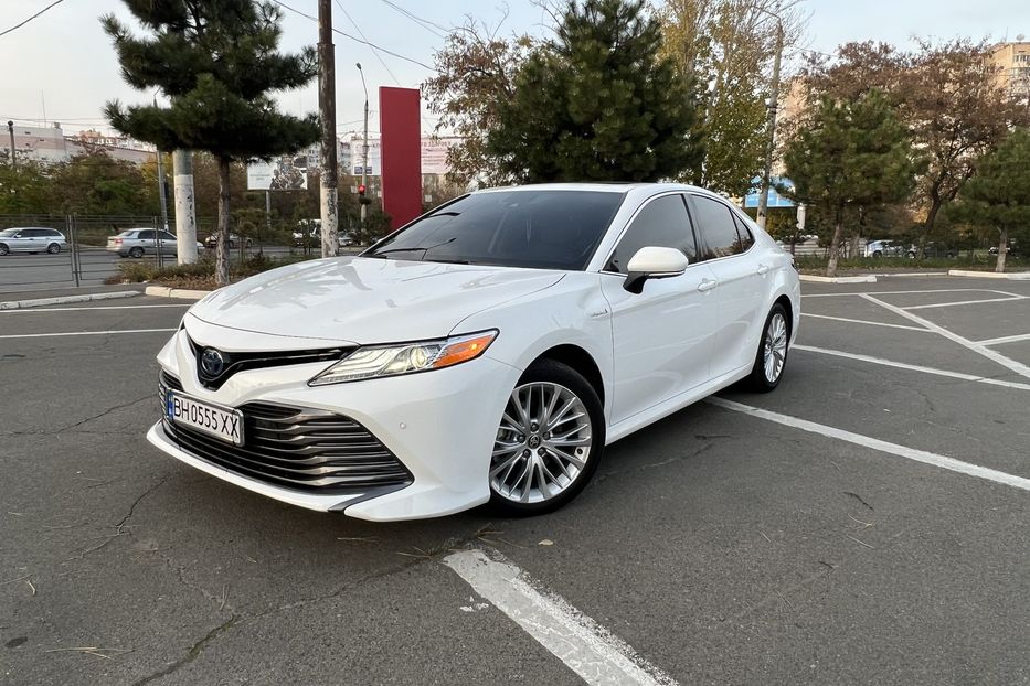 Продам Toyota Camry Hybride  2021 года в Одессе