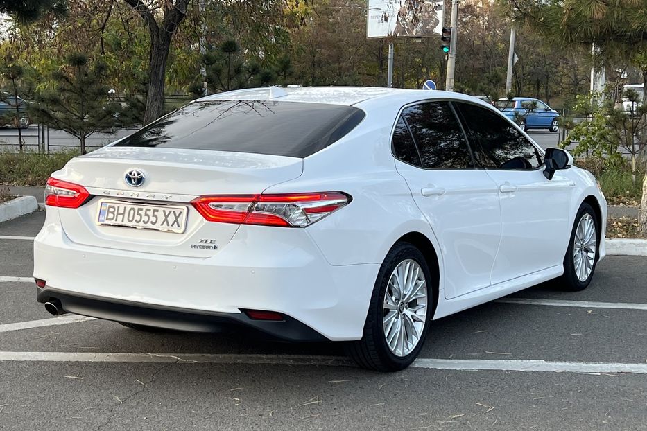 Продам Toyota Camry Hybride  2021 года в Одессе