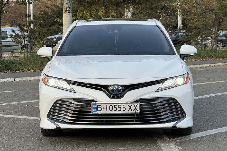 Продам Toyota Camry Hybride  2021 года в Одессе