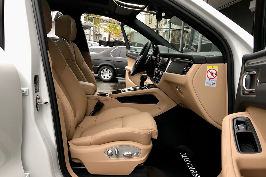 Продам Porsche Macan NEW 2022 года в Киеве