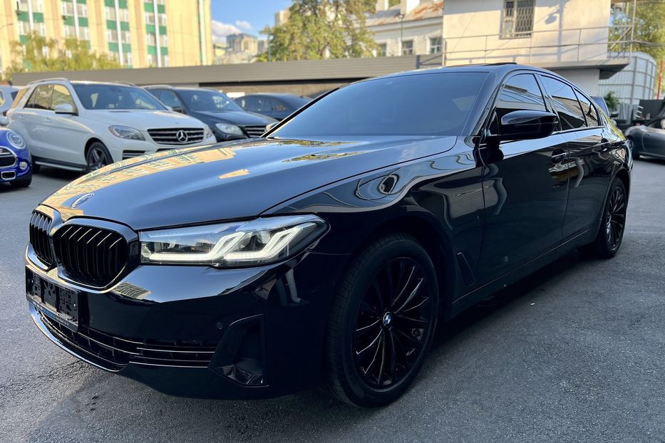 Продам BMW 530 2021 года в Киеве