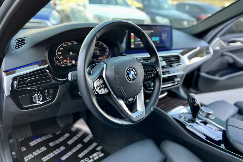 Продам BMW 530 2021 года в Киеве