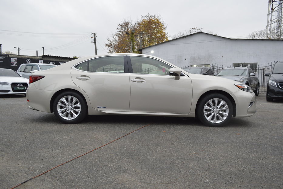 Продам Lexus ES 300 Hybrid 2012 года в Одессе