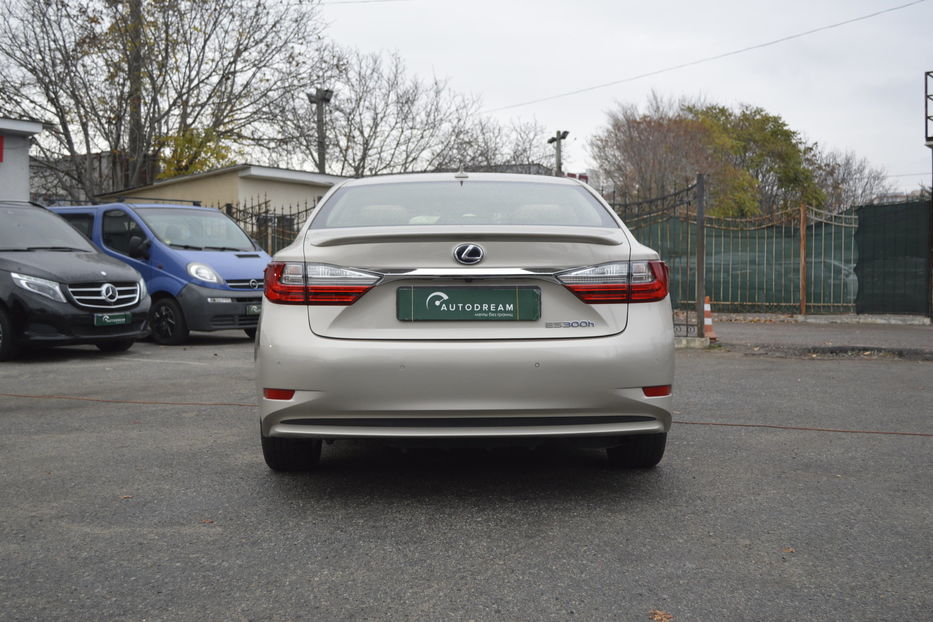 Продам Lexus ES 300 Hybrid 2012 года в Одессе