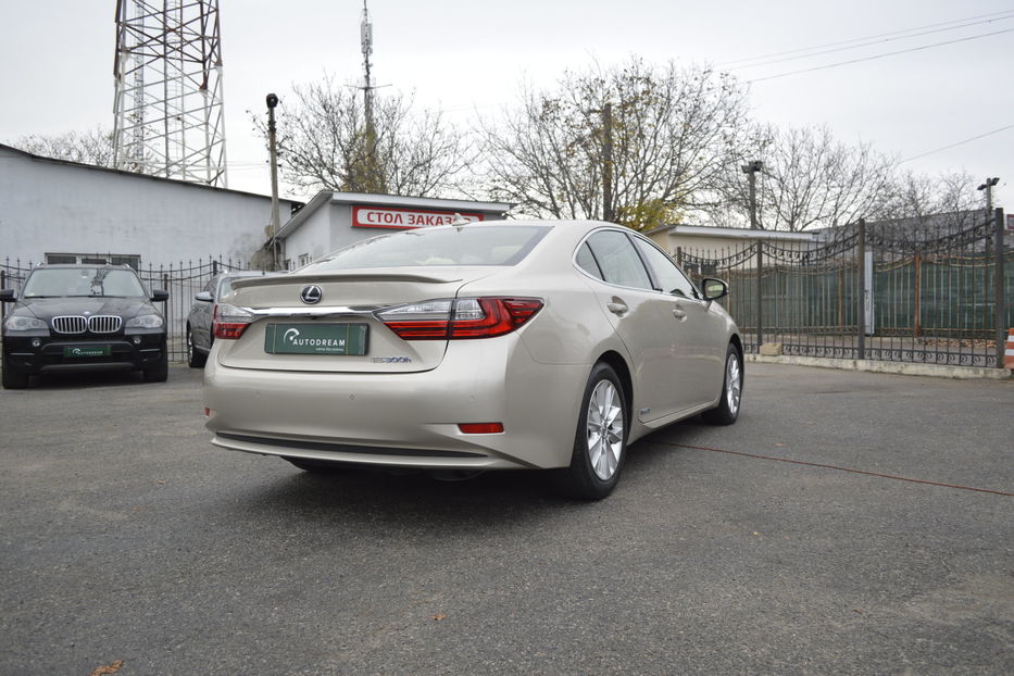 Продам Lexus ES 300 Hybrid 2012 года в Одессе