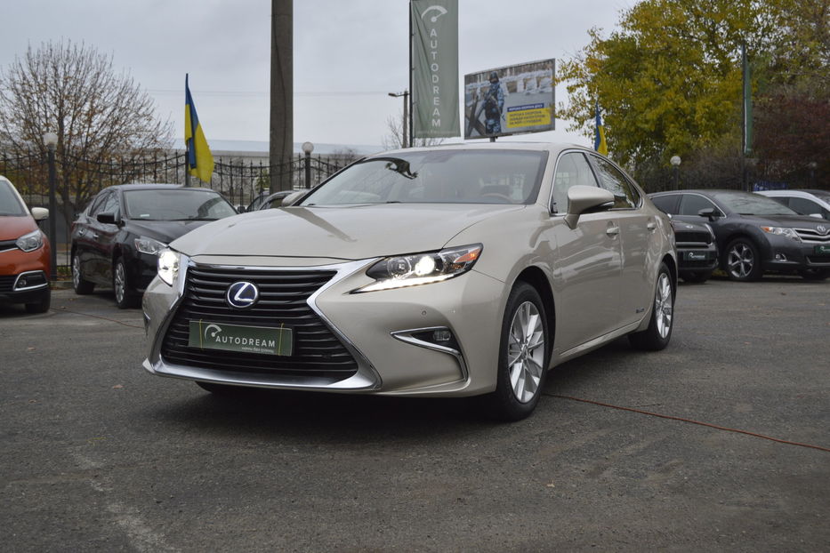 Продам Lexus ES 300 Hybrid 2012 года в Одессе