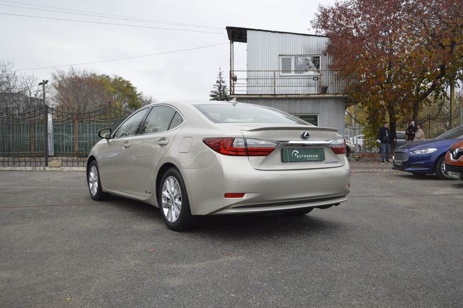 Продам Lexus ES 300 Hybrid 2012 года в Одессе