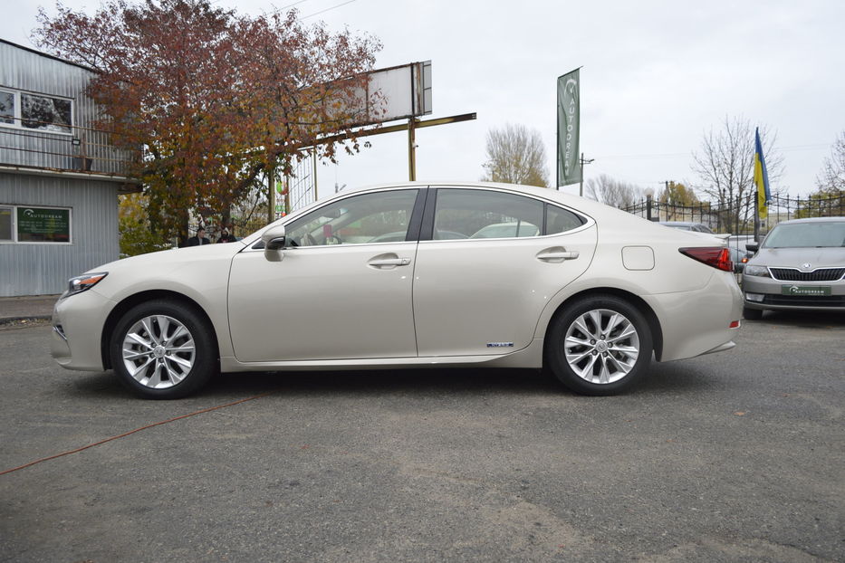 Продам Lexus ES 300 Hybrid 2012 года в Одессе