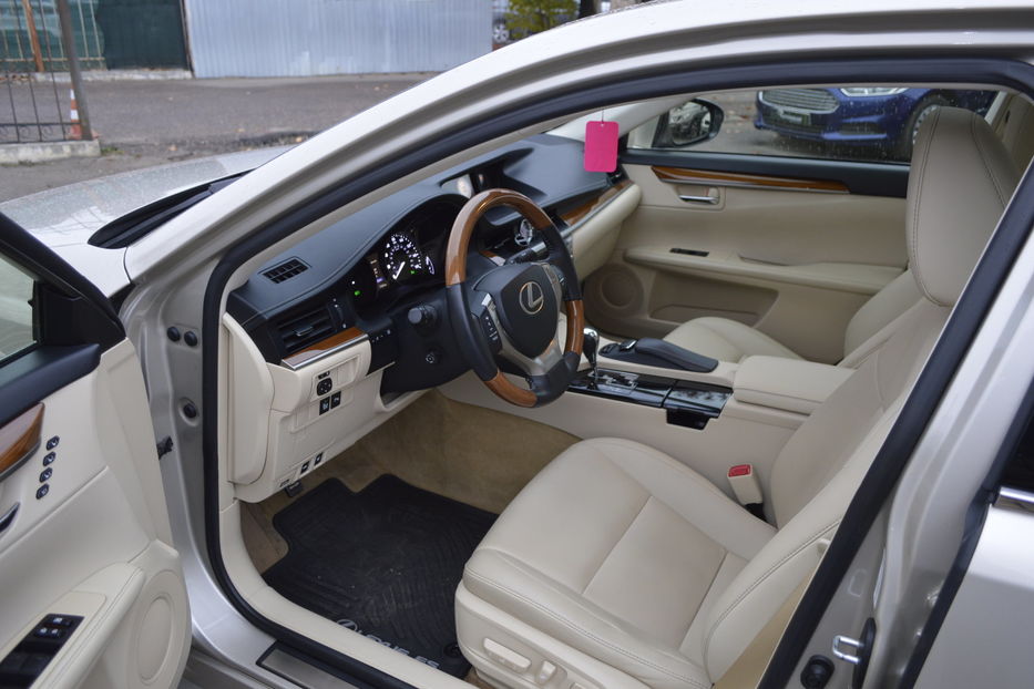 Продам Lexus ES 300 Hybrid 2012 года в Одессе