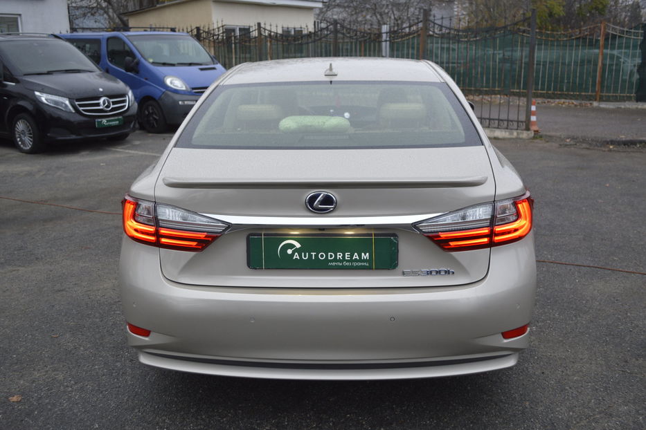 Продам Lexus ES 300 Hybrid 2012 года в Одессе