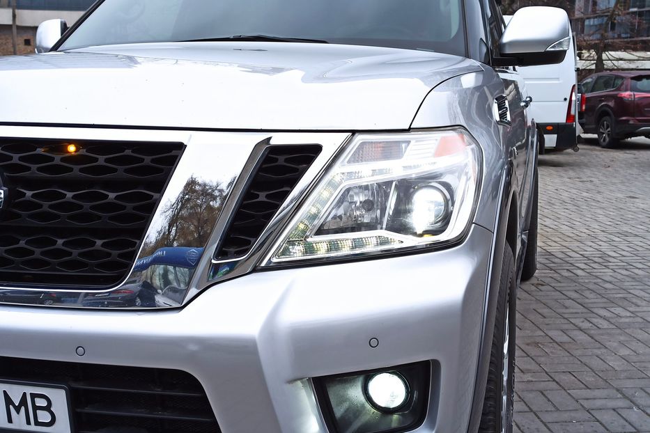 Продам Nissan Armada SV 2016 года в Днепре